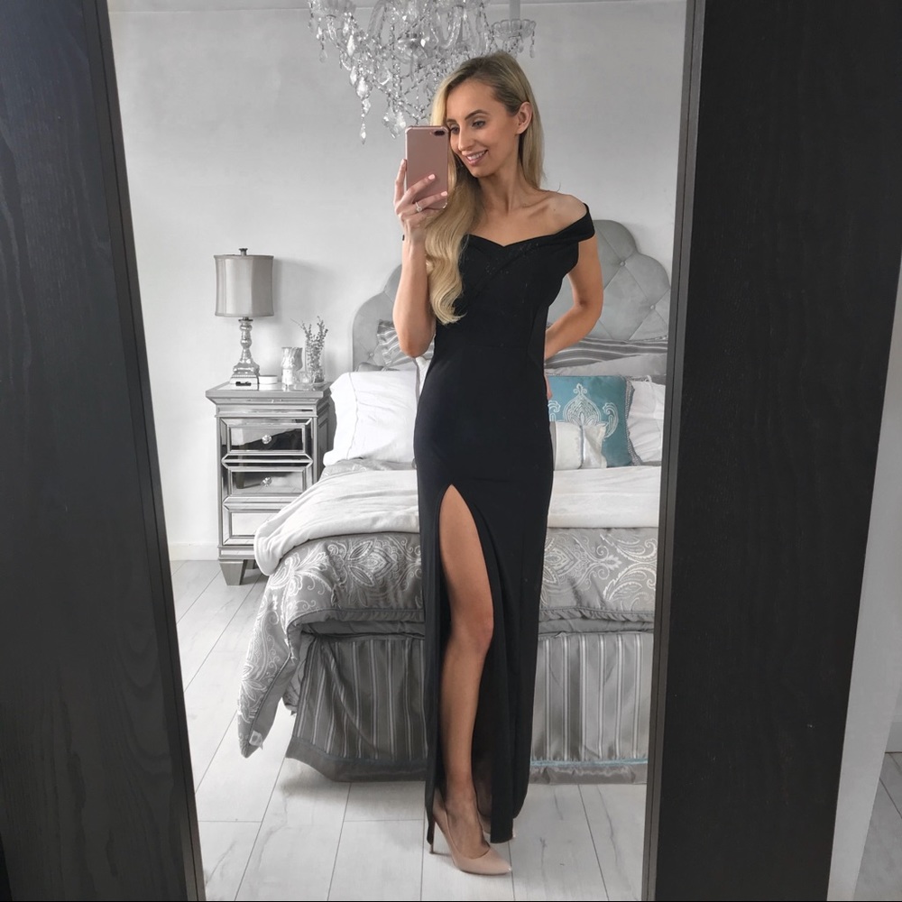 Off Shoulders Maxi Bodycon Slit Dress - Picture 4 of 7